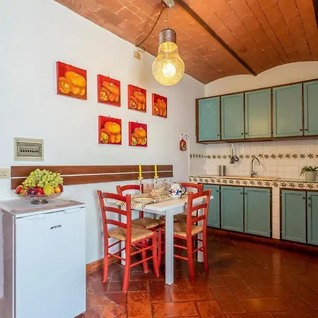 Cozy In With Kitchen Apartment *