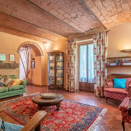Cozy Apartment In Molino Del Piano * Molino del Piano